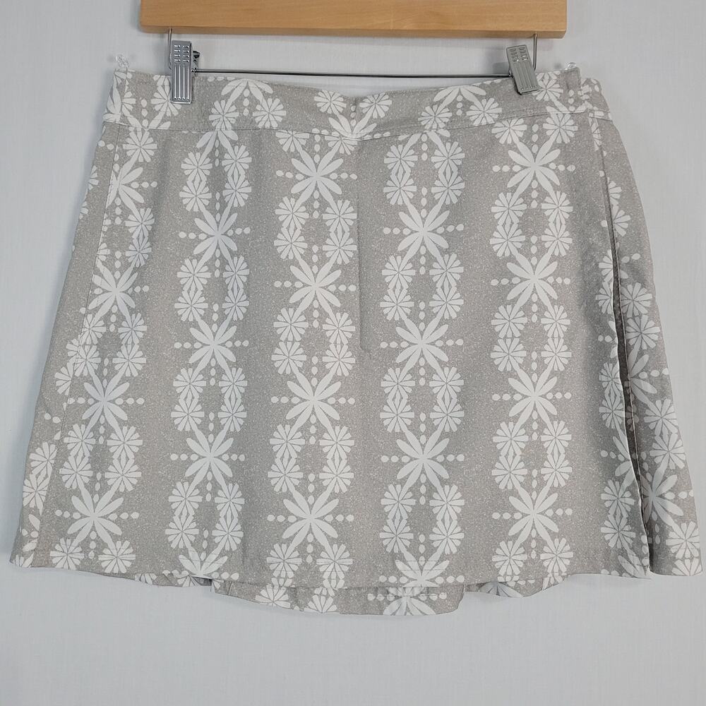 Rip Skirt Hawaii Floral Mini Wrap Skirt size M Gray White Vacation Beach